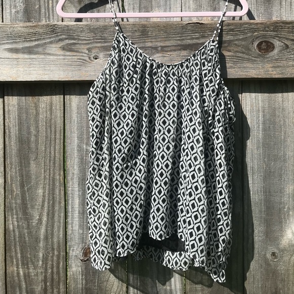 H & M Black and White Geometric Women's Top NWT Size 14 - Picture 1 of 11